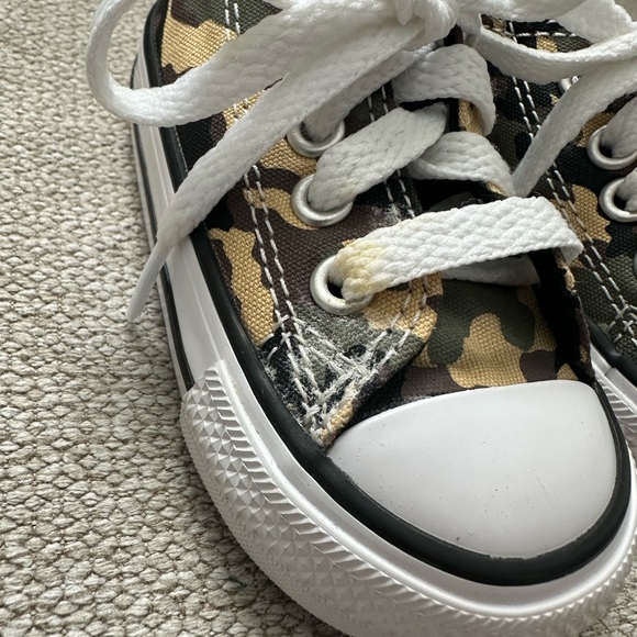 Low Profile Infant Converse Camouflage Size 3 - Picture 3 of 4